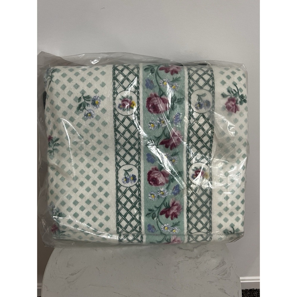 Vtg Satin Trim Blanket Floral Cottage Full Twin 72x90 Cottagecore Shabby Chic - Picture 3 of 5